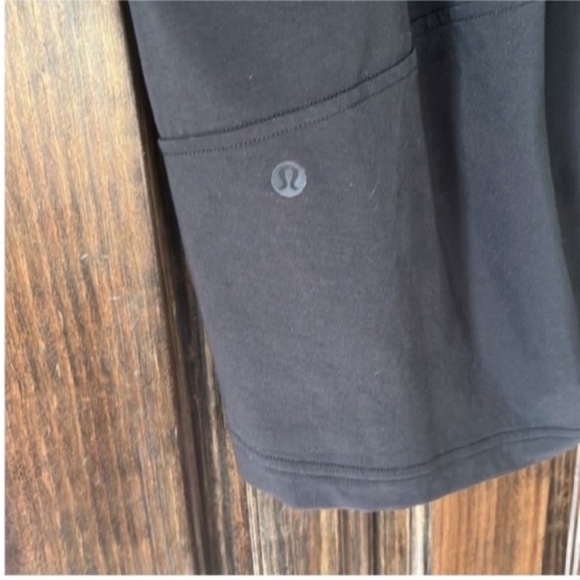 Lululemon Back In Action V-Neck - Picture 6 of 11